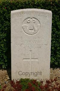 Templeux-Le-Guerard British Cemetery - Harris, H T
