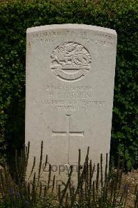 Templeux-Le-Guerard British Cemetery - Hoten, F C