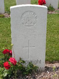 Templeux-Le-Guerard British Cemetery - James, Robert Henry