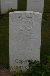 Templeux-Le-Guerard British Cemetery - Jones, F