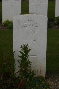 Templeux-Le-Guerard British Cemetery - Kelly, P