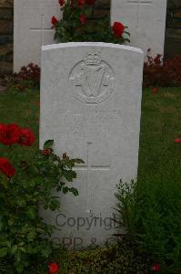 Templeux-Le-Guerard British Cemetery - Kelly, R G