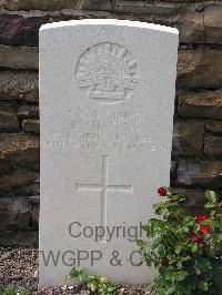 Templeux-Le-Guerard British Cemetery - Kidston, Russell