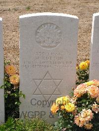 Templeux-Le-Guerard British Cemetery - Kotton, Moisey