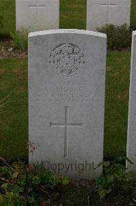 Templeux-Le-Guerard British Cemetery - Lammonby, J