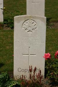 Templeux-Le-Guerard British Cemetery - Leman, F C
