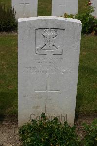 Templeux-Le-Guerard British Cemetery - Long, W