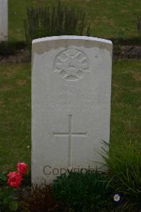 Templeux-Le-Guerard British Cemetery - Lowndes, J G