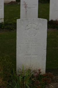 Templeux-Le-Guerard British Cemetery - Lynch, A