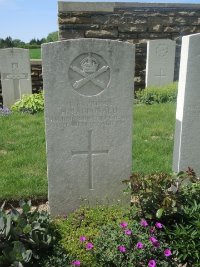 Templeux-Le-Guerard British Cemetery - MacDonald, Hugh