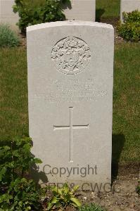 Templeux-Le-Guerard British Cemetery - Maxwell, T