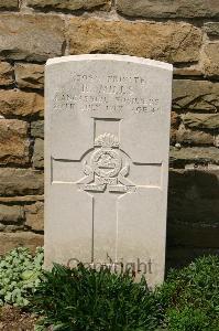Templeux-Le-Guerard British Cemetery - Mills, Reuben