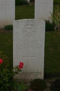 Templeux-Le-Guerard British Cemetery - Morrison, T