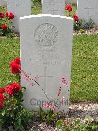 Templeux-Le-Guerard British Cemetery - Neale, Stanley Walter