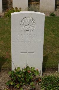 Templeux-Le-Guerard British Cemetery - Neave, A