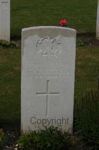 Templeux-Le-Guerard British Cemetery - Okey, J