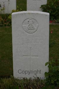 Templeux-Le-Guerard British Cemetery - Paterson, John Jamieson