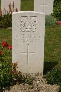 Templeux-Le-Guerard British Cemetery - Pearson, S