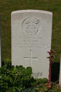 Templeux-Le-Guerard British Cemetery - Price, T