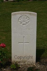Templeux-Le-Guerard British Cemetery - Reed, R