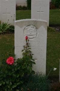 Templeux-Le-Guerard British Cemetery - Rigby, N