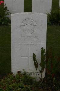 Templeux-Le-Guerard British Cemetery - Rivett, G