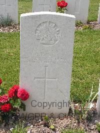 Templeux-Le-Guerard British Cemetery - Roberts, N C