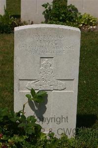 Templeux-Le-Guerard British Cemetery - Rose, H
