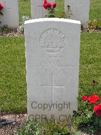 Templeux-Le-Guerard British Cemetery - Ross, E