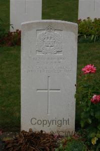 Templeux-Le-Guerard British Cemetery - Scott, R