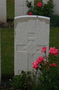 Templeux-Le-Guerard British Cemetery - Simper, A C