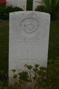 Templeux-Le-Guerard British Cemetery - Smith, H C C