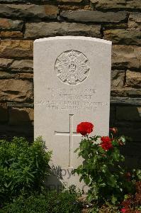 Templeux-Le-Guerard British Cemetery - Stewart, Robert
