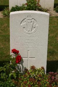 Templeux-Le-Guerard British Cemetery - Stone, F