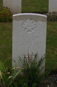 Templeux-Le-Guerard British Cemetery - Stone, John William