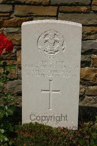 Templeux-Le-Guerard British Cemetery - Targett, George Henry