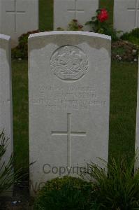 Templeux-Le-Guerard British Cemetery - Townsend, E J