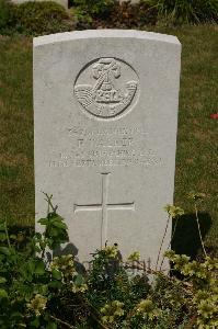 Templeux-Le-Guerard British Cemetery - Walker, Fredrick