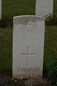 Templeux-Le-Guerard British Cemetery - Wells, K B