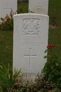 Templeux-Le-Guerard British Cemetery - Wilde, E