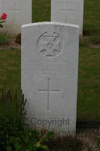 Templeux-Le-Guerard British Cemetery - Young, William