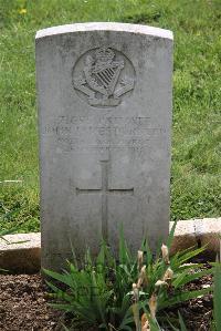 Toutencourt Communal Cemetery - Durneen, John James