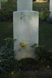 Vermelles British Cemetery - Arnott, George Buchannan