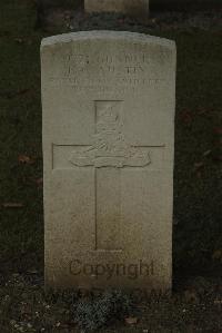 Vermelles British Cemetery - Austin, F C