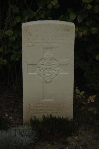 Vermelles British Cemetery - Bainbridge, David