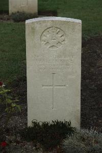 Vermelles British Cemetery - Ballantyne, J