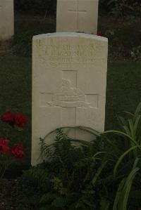 Vermelles British Cemetery - Barnicot, John Livingston