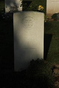 Vermelles British Cemetery - Barrett, W J