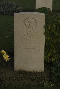 Vermelles British Cemetery - Barry, E