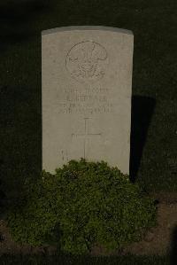 Vermelles British Cemetery - Bednall, Leon